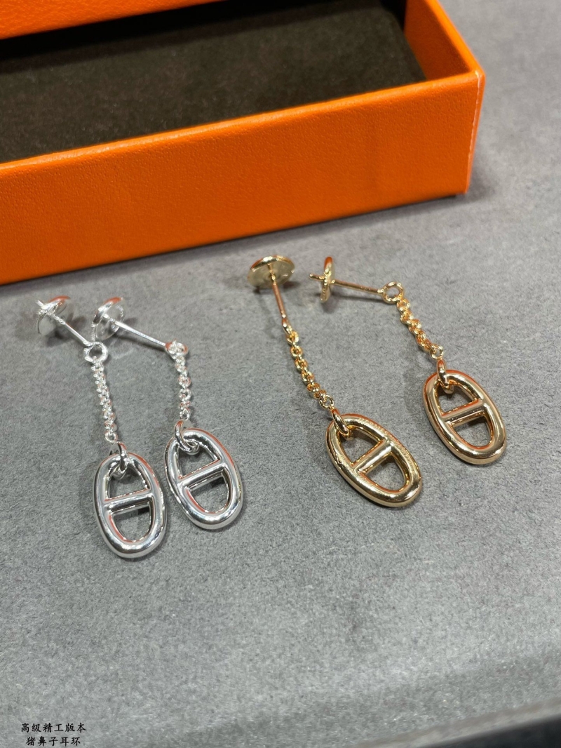 H**me5 earrings